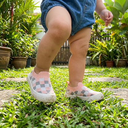 Checkered Lightweight Baby Walking Shoes with Soft, Non-Slip Soles