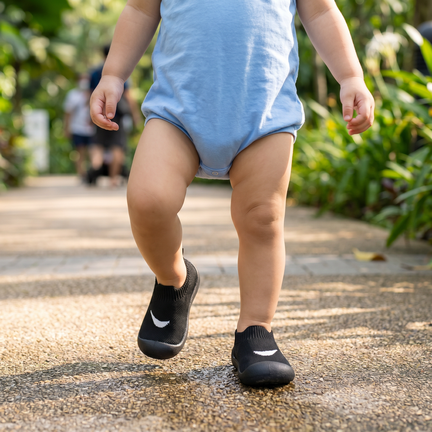Summer baby shoes with non-slip soles and breathable material